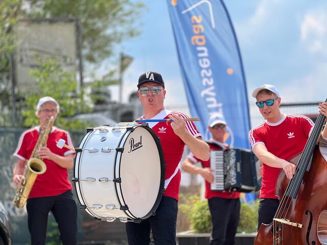 Spielgemeinschaft Akkordeon Walking Act Polka Rock Party Veranstaltungsband Marching Band Thyssengas Firmenevent